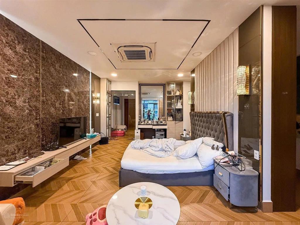 Siêu hiếm! 65m2 cách mặt tiền chỉ 30m thạch thị thanh, q1  sẵn 5 tầng (4pn). chỉ 16 tỷ 0925 049 ***