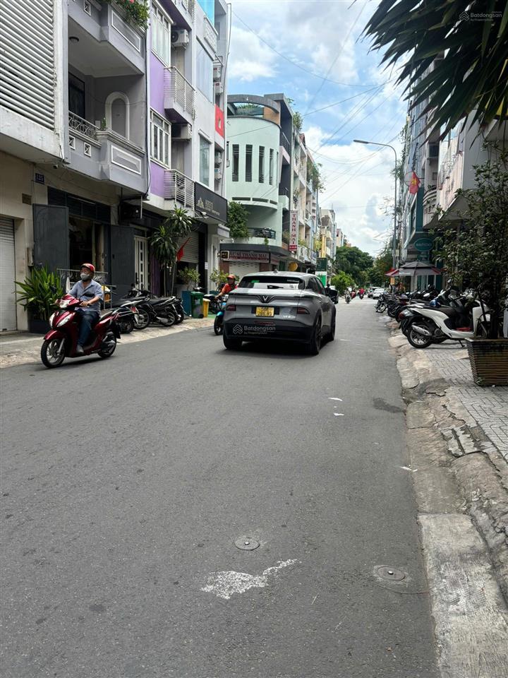 Giá tốt mặt tiền hoa lan thuộc khu phan xích long, pn  4,1x18m, 5 tầng. chỉ còn 21,5 tỷ còn tl