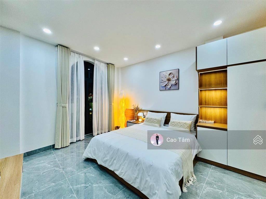 Nhà siêu đẹp  ngang 6,6m mt phùng văn cung, pn  dts 153m2, 5 tầng (thang máy). chỉ 13,5 tỷ