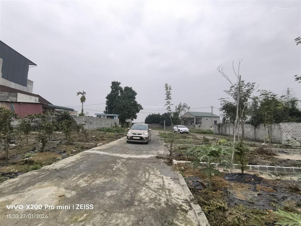 Hơn 10tr/1 m2 đất full thổ cư tại hoà thạch, quốc oai. dt 300m2