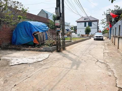 Bán đất phú cát sát sát khu công nghệ cao hòa lạc, lô góc 2 mặt tiền, sổ đỏ