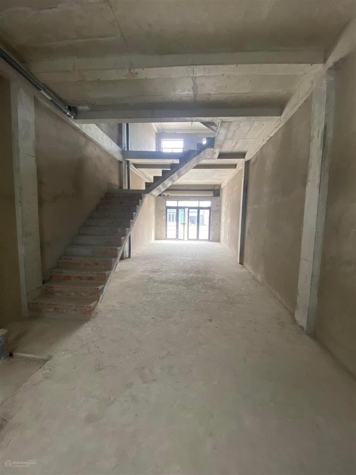 Chính chủ gửi bán căn nhà phố bcons mặt tiền thống nhất, dt 70m2. giá bán 10.7 tỷ. đẹp nhất bcons
