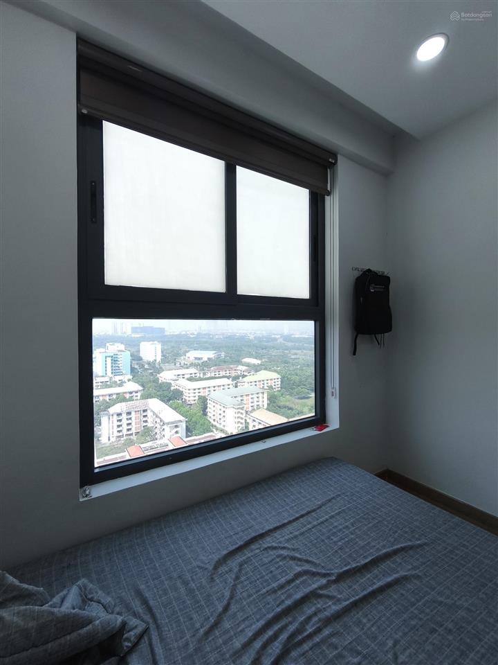 Bán 2pn/2wc full nội thất bcons miền đông. view hồ đá làng đại học. giá 2.550 tỷ.cho thuê 7.5 triệu