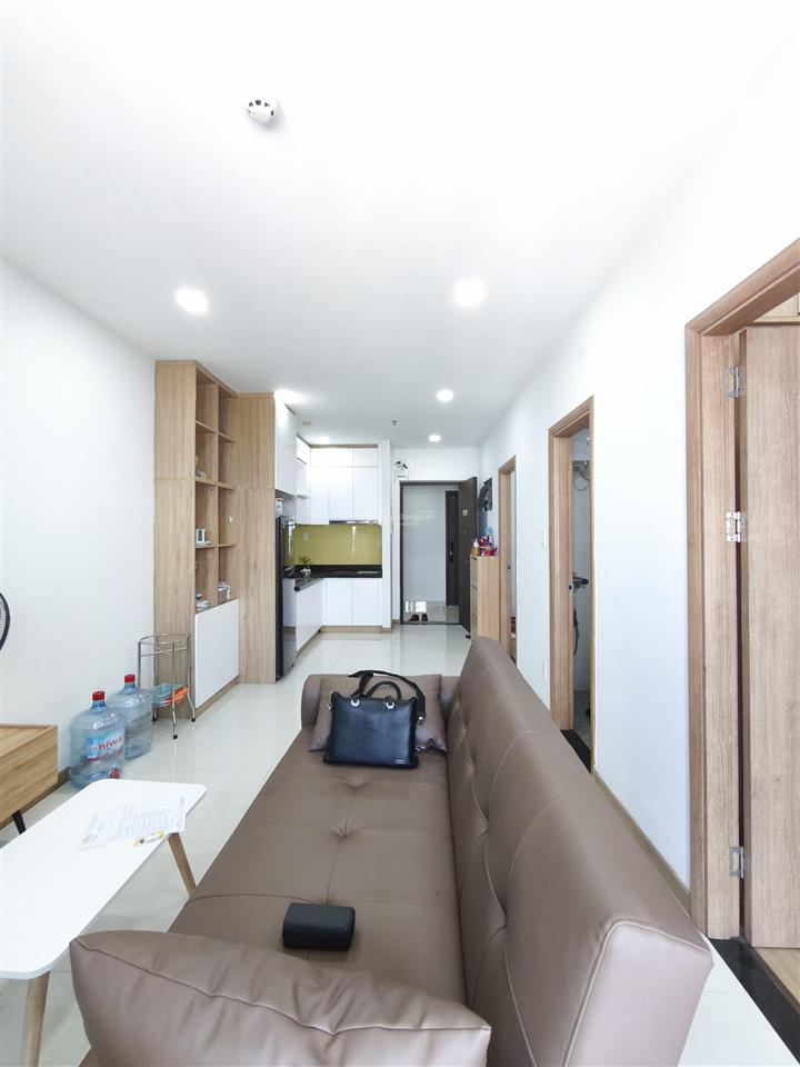 Bán 2pn/2wc full nội thất bcons miền đông. view hồ đá làng đại học. giá 2.550 tỷ.cho thuê 7.5 triệu