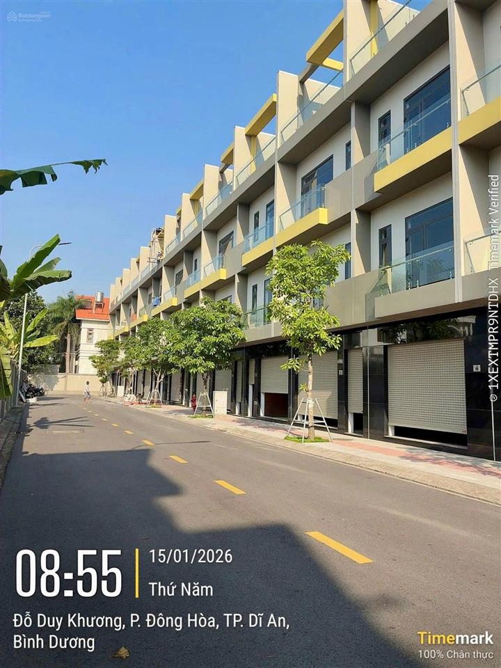 Cần bán lại giá gốc căn nhà phố bcons univalley 1 trệt 3 lầu. dt 64m. 5x13m. giá 7.574 tỷ. bao phí