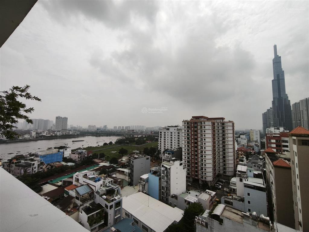 Bán căn penthouse chung cư samland 190m2 tại quận bình thạnh. 3 mặt view sông. giá 13 tỷ còn tl nhẹ