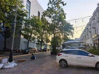 Cần bán căn shophouse 1 trệt 3 lầu vincom biên hòa. diện tích 124m2, giá 16 tỷ