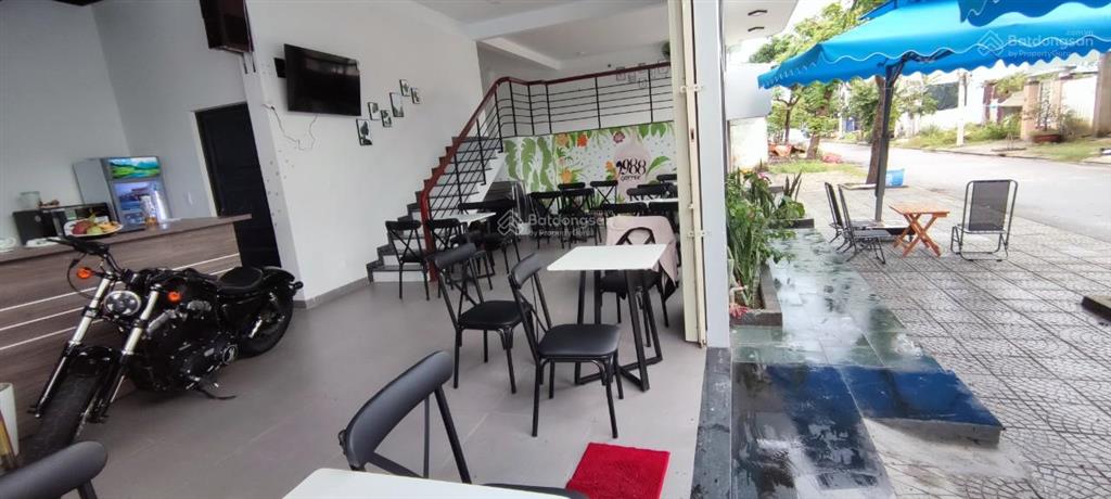 Cho thuê mặt bằng văn phòng, kinh doanh, nhà 2 mặt tiền gần bến xe