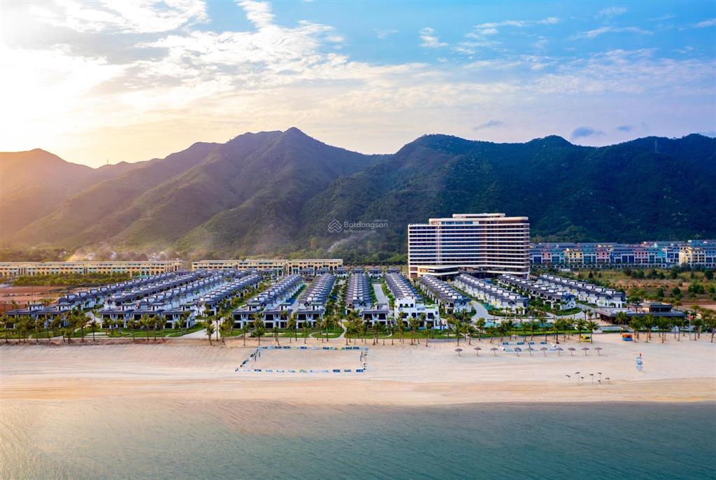 Bán biệt thự biển wyndham garden sonasea vân đồn 160m, 3 phòng ngủ, chỉ cách biển 3 dãy nhà