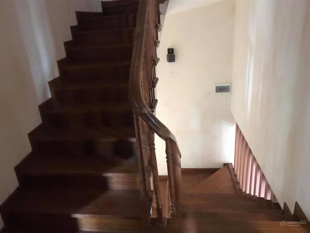 Hiếm! cho thuê biệt thự siêu to việt hưng 175m2  5pn, ở ngay, kinh doanh.
