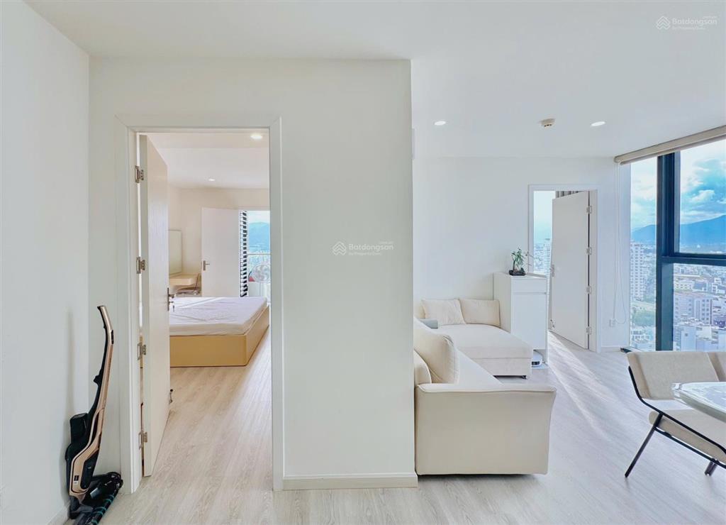 Em bán căn góc căn hộ maple nha trang tầng cao view biển, có sổ hồng sở hữu lâu dài