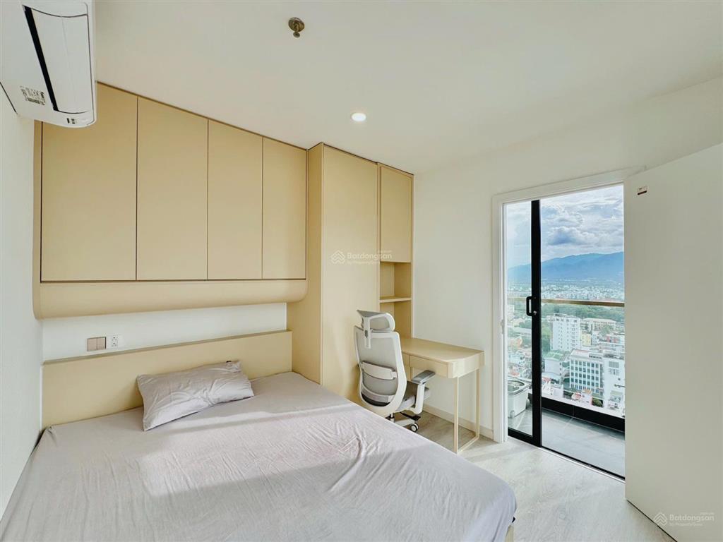Em bán căn góc căn hộ maple nha trang tầng cao view biển, có sổ hồng sở hữu lâu dài