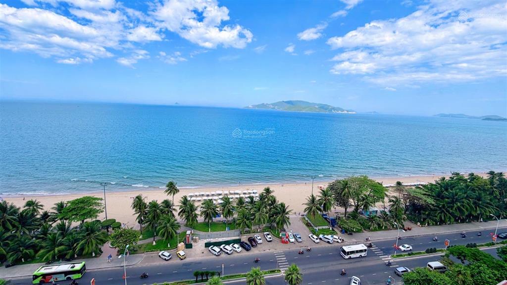 Hàng hiếm!!! căn góc 3pn view trực biển tòa nha trang center