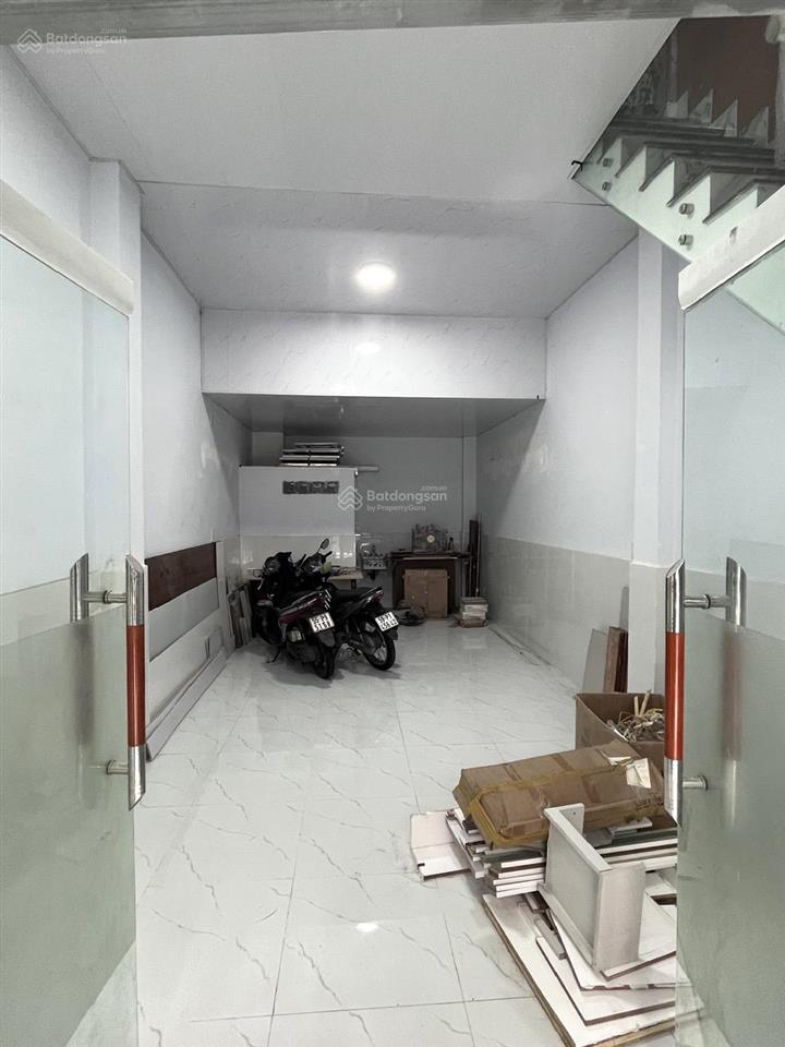Cho thuê tầng trệt làm kinh doanh hay văn phòng công ty