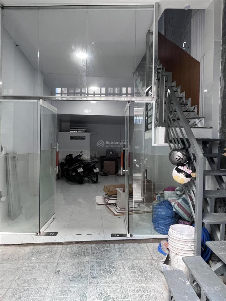 Cho thuê tầng trệt làm kinh doanh hay văn phòng công ty