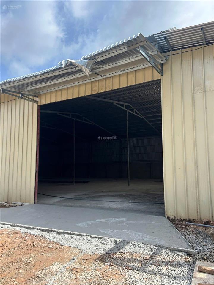 Cho thuê 1300m2 kho xưởng phường chánh phú hoà có hah bình 160kva