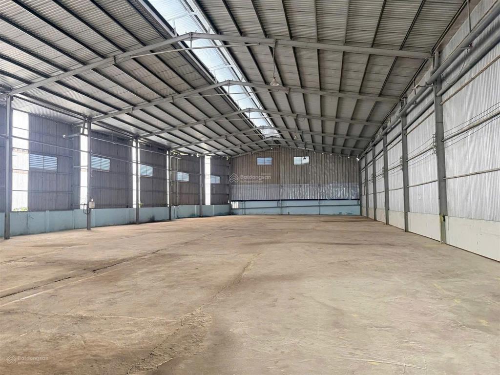 Cho thuê 1300m2 kho xưởng phường chánh phú hoà có hah bình 160kva