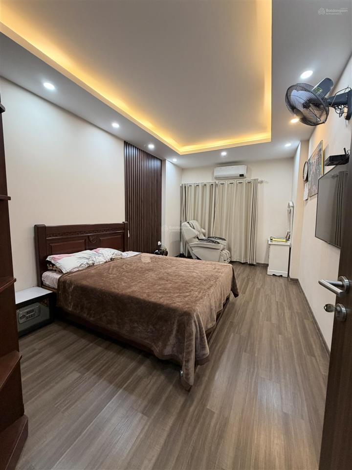 Chính chủ bán nhà phân lô 670h7 tân mai 73m² thang máy ô tô vào nhà