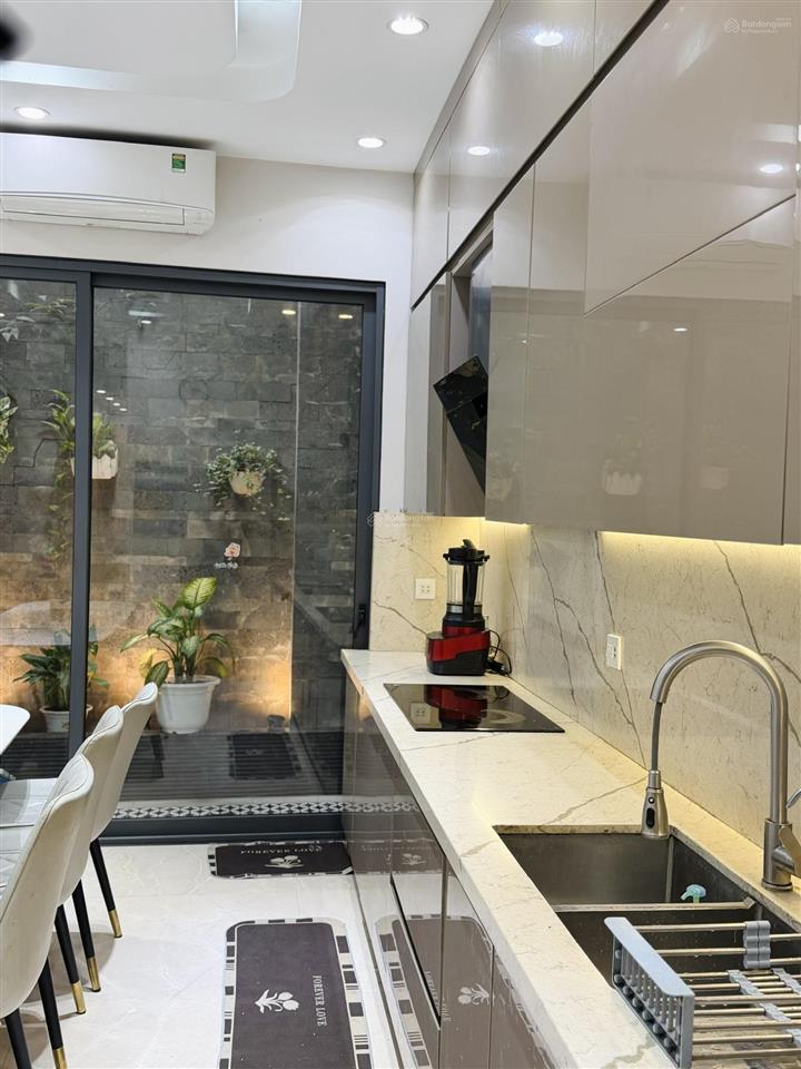 Chính chủ bán nhà phân lô 670h7 tân mai 73m² thang máy ô tô vào nhà