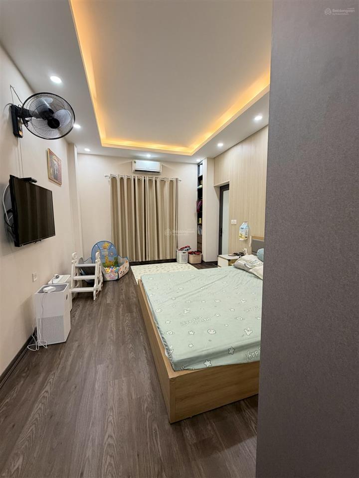 Chính chủ bán nhà phân lô 670h7 tân mai, 73m2, thang máy ô tô vào nhà