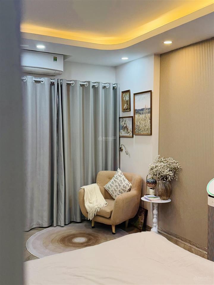 Chính chủ bán nhà phân lô 670h7 tân mai, 73m2, thang máy ô tô vào nhà