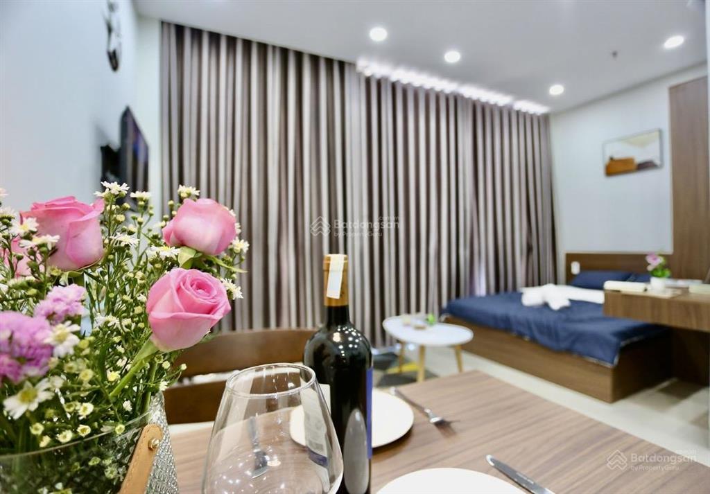 Căn hộ 1pn cửa sổ 3 mặt kính, full nội thất cao cấp  ngã tư hàng xanh, quận bình thạnh