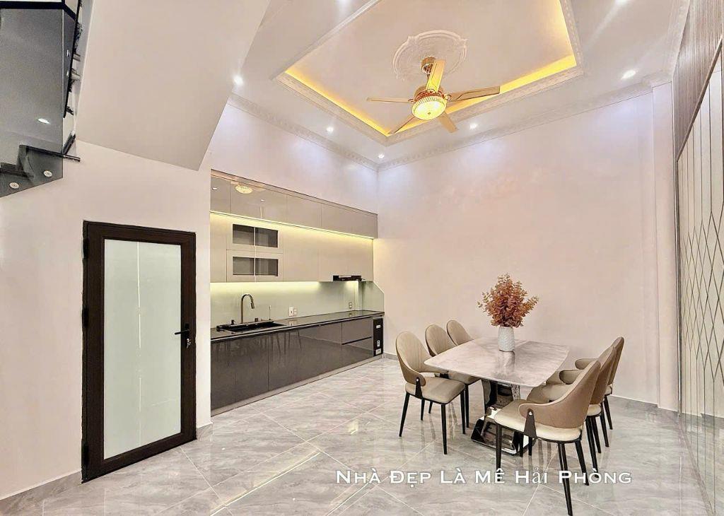 nhà xây mới mặt đường 3xx Nguyễn văn linh - lê chân 6,95 tỉ