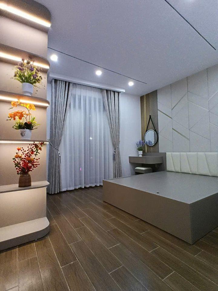 nhà xây mới mặt đường 3xx Nguyễn văn linh - lê chân 6,95 tỉ