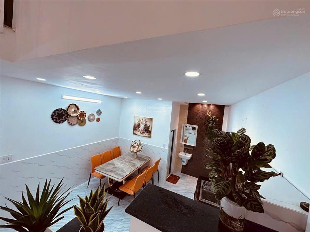 Nhà full nội thất mới xịn 4*15m 1lầu 2pn 3wc thống nhất gv