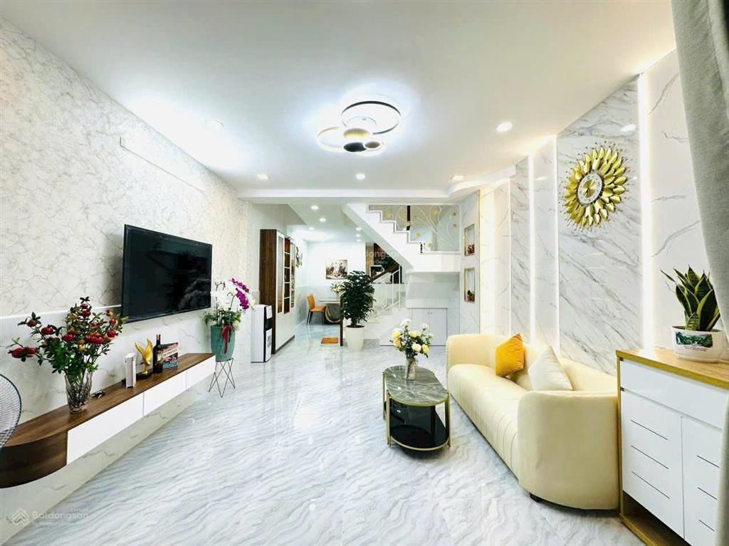 Nhà full nội thất mới xịn 4*15m 1lầu 2pn 3wc thống nhất gv