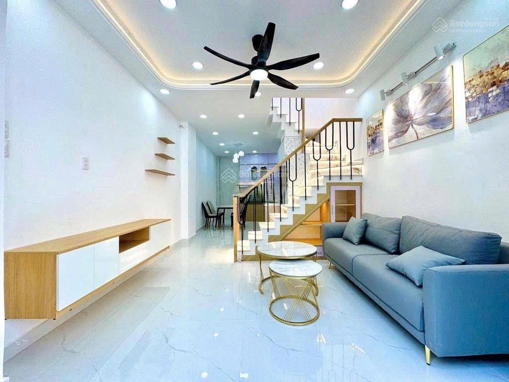 Nhà rộng 4*20m 1lầu 3pn 2wc hxh 1/ phạm văn bạch