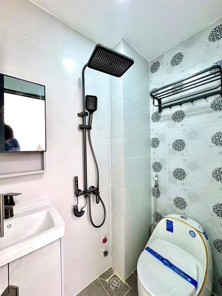 Nhà rộng 4*20m 1lầu 3pn 2wc hxh 1/ phạm văn bạch