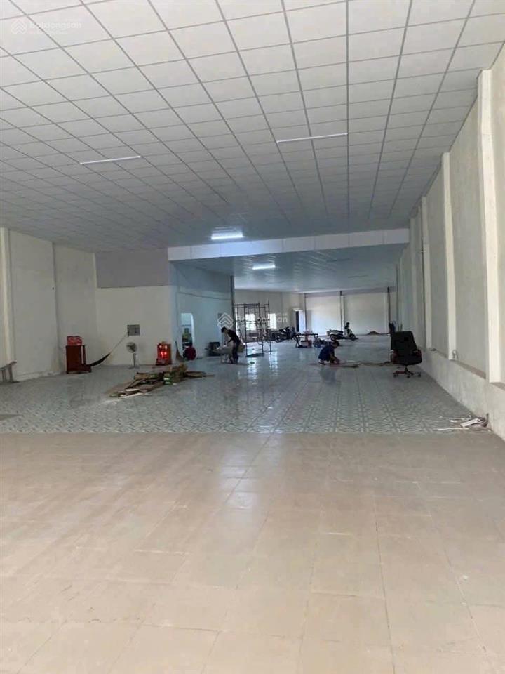 Cho thuê kho 15*40m 600m2 hxt phạm văn bạch