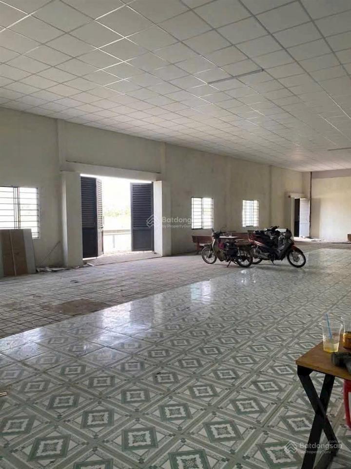Cho thuê kho 15*40m 600m2 hxt phạm văn bạch