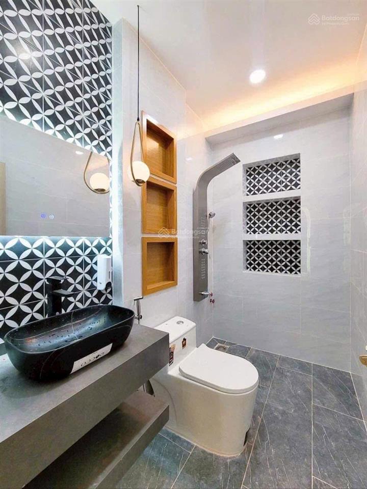 Nhà full nội thất mới 4*18m 4tầng 4pn 5wc hxh lê văn thọ