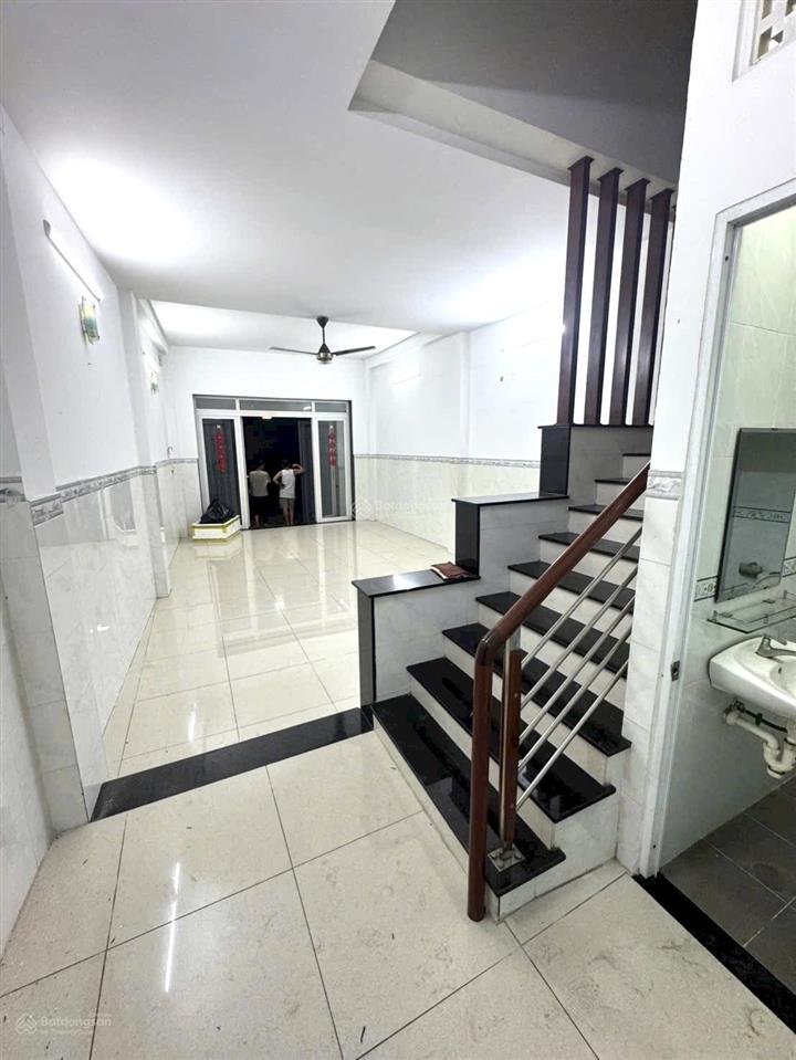Nhà rộng mới 4,2*18m 2lầu st 4pn 5wc hxh nguyễn văn khối