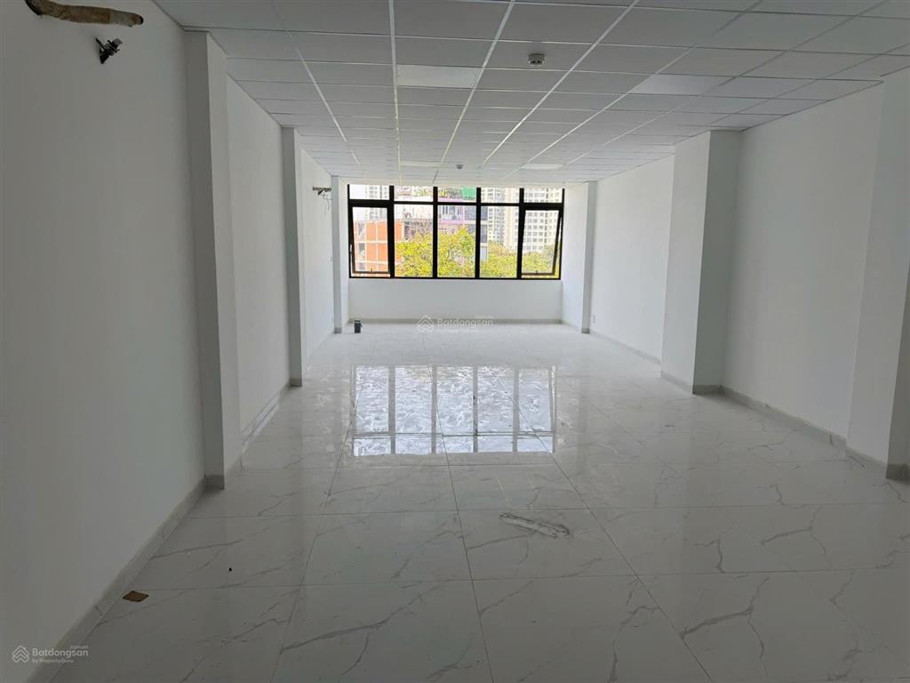 Toà nhà nc cho làm chdv 5*33m 6lầu hxh phạm văn bạch