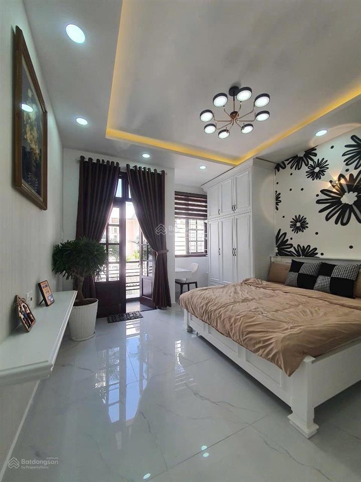 Nhà full nội thất mới 6*11m 3lầu st 4pn 5wc hxh 1/ quang trung
