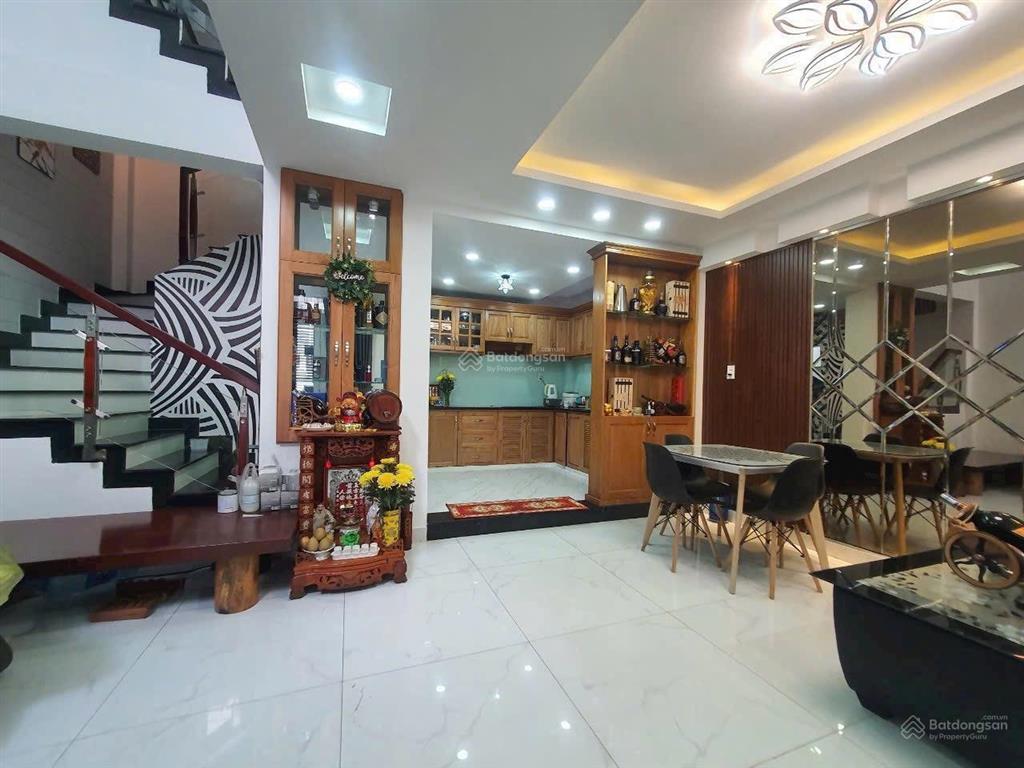 Nhà full nội thất mới 6*11m 3lầu st 4pn 5wc hxh 1/ quang trung