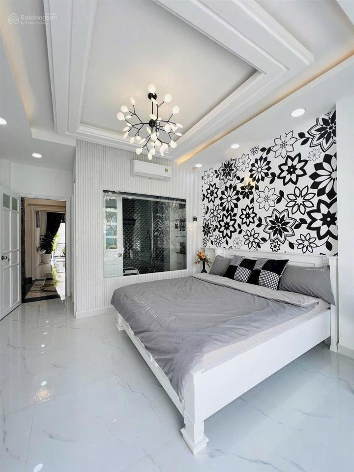 Nhà full nội thất mới 6*11m 3lầu st 4pn 5wc hxh 1/ quang trung