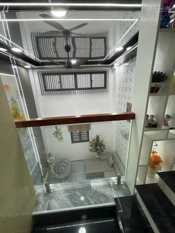 Nhà full nội thất 56m² 3 lầu st 5pn 7wc thm hxh nguyễn tư giản
