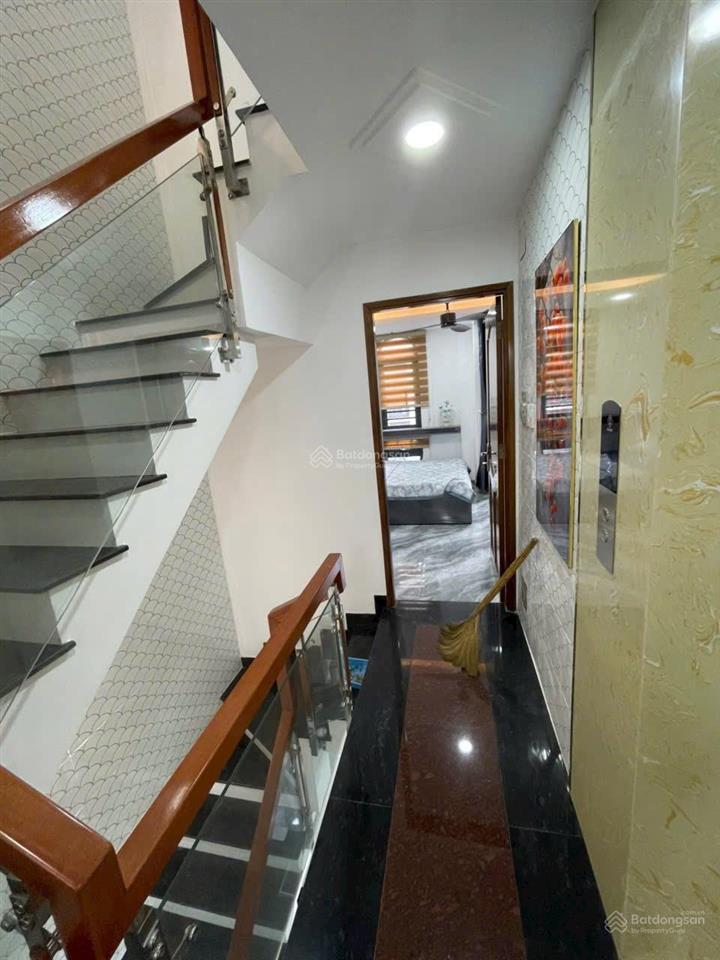 Nhà full nội thất 56m² 3 lầu st 5pn 7wc thm hxh nguyễn tư giản
