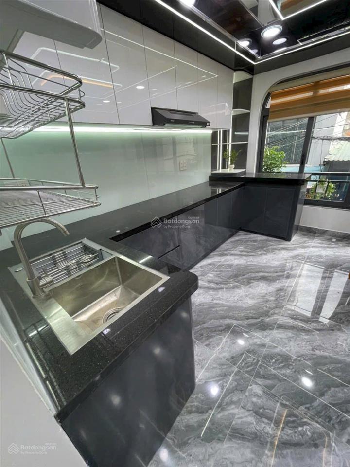 Nhà full nội thất 56m² 3 lầu st 5pn 7wc thm hxh nguyễn tư giản