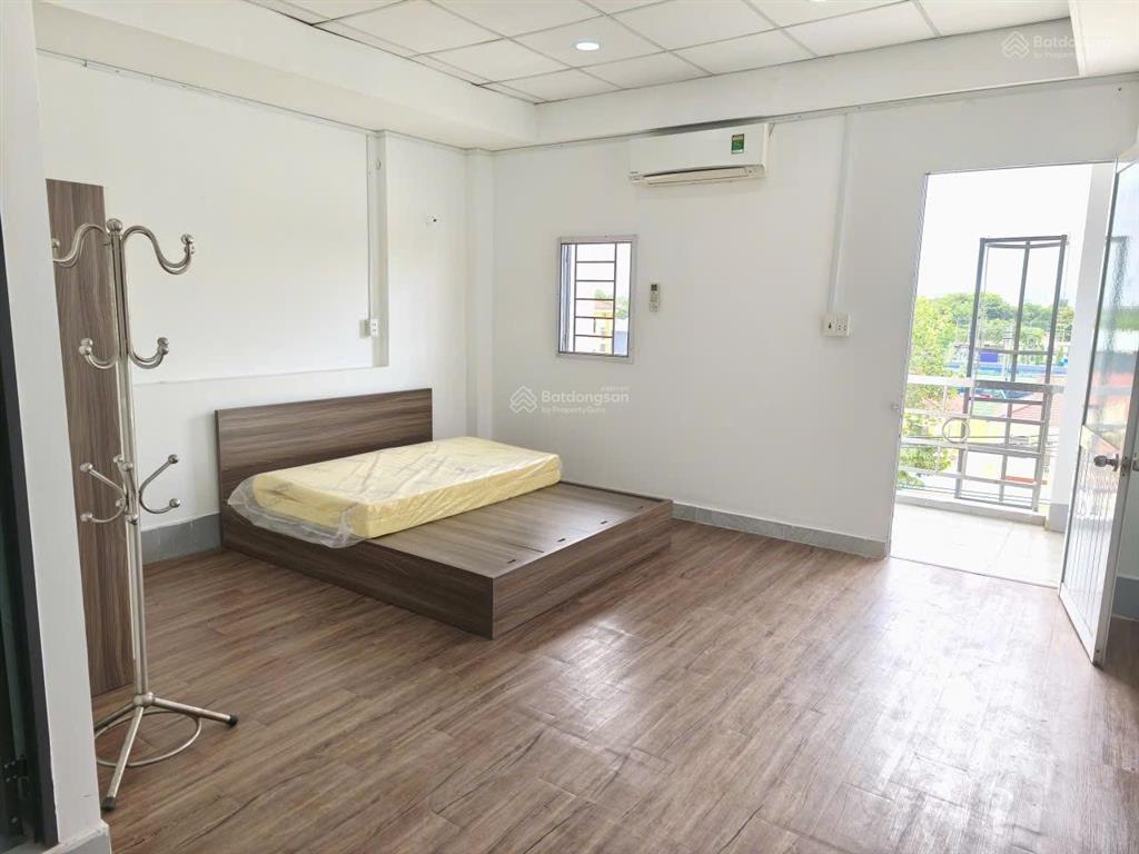 Phòng mới keng 30m² full nội thất ban công mặt tiền tân sơn