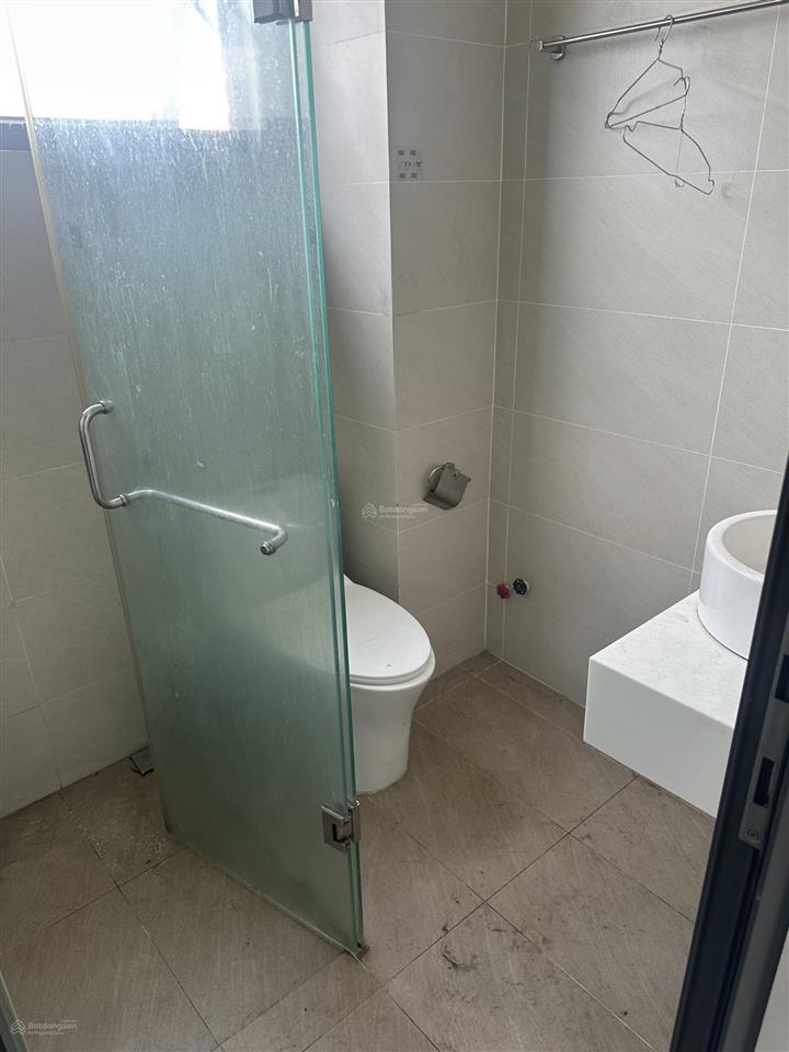 Phòng có ban công 20m2 có nội thất mặt tiền đường số 21 p8 gv