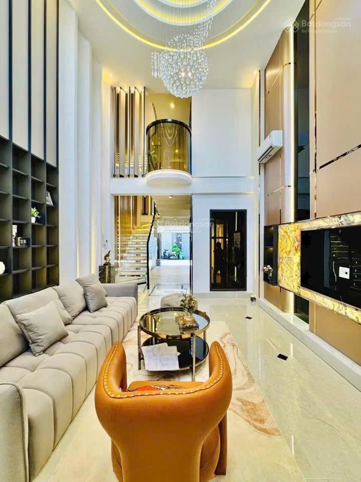 Nhà full nội thất thang máy 72m² 3 lầu st 5 pn 5 wc hxt phạm văn chiêu