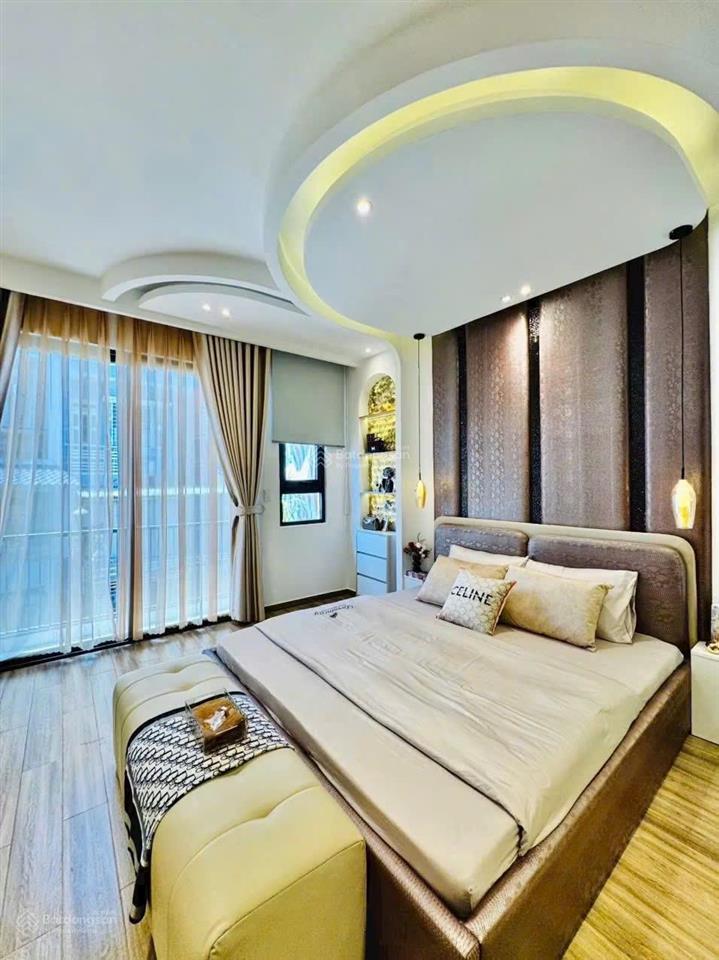 Nhà full nội thất thang máy 72m² 3 lầu st 5 pn 5 wc hxt phạm văn chiêu
