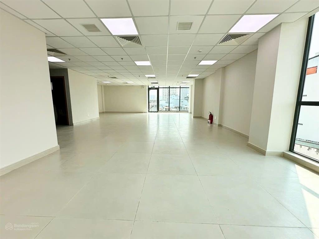 Cho thuê mặt tiền kinh doanh 10x30m mt phạm văn bạch