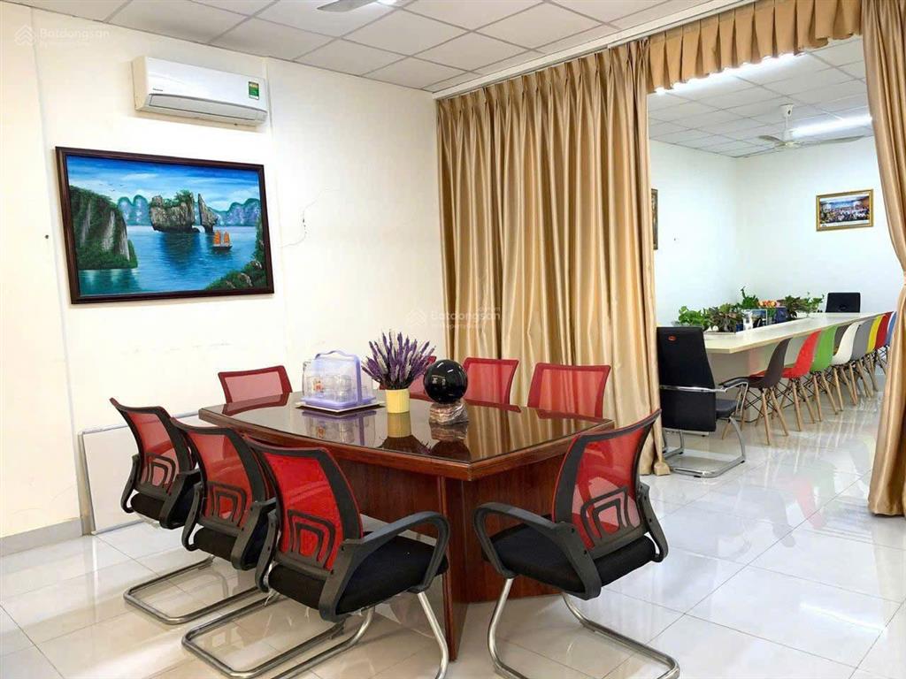 Cho thuê mặt tiền kinh doanh 10x30m mt phạm văn bạch