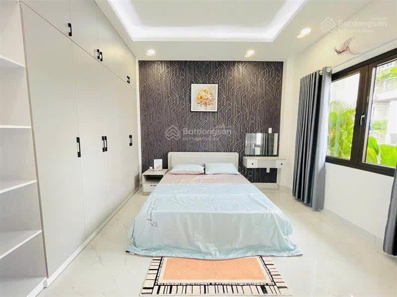 Nhà mới full nội thất 4,5*18m 2lầu st 4pn 4wc hxh phạm văn chiêu